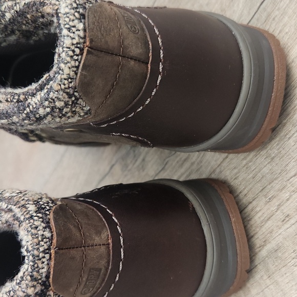 Merrell Boots - Picture 4 of 4